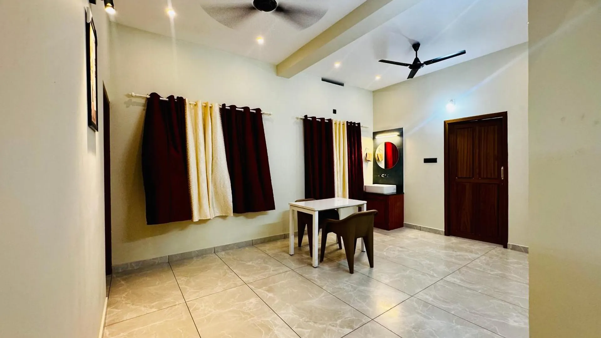 Al-Kabeer Private Suites Kowdiar Thiruvananthapuram Appartement